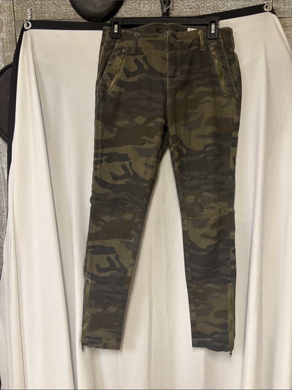 Decibel Camo Skinny Pants in Olive Green